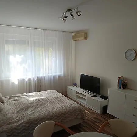 Hídfő Apartman